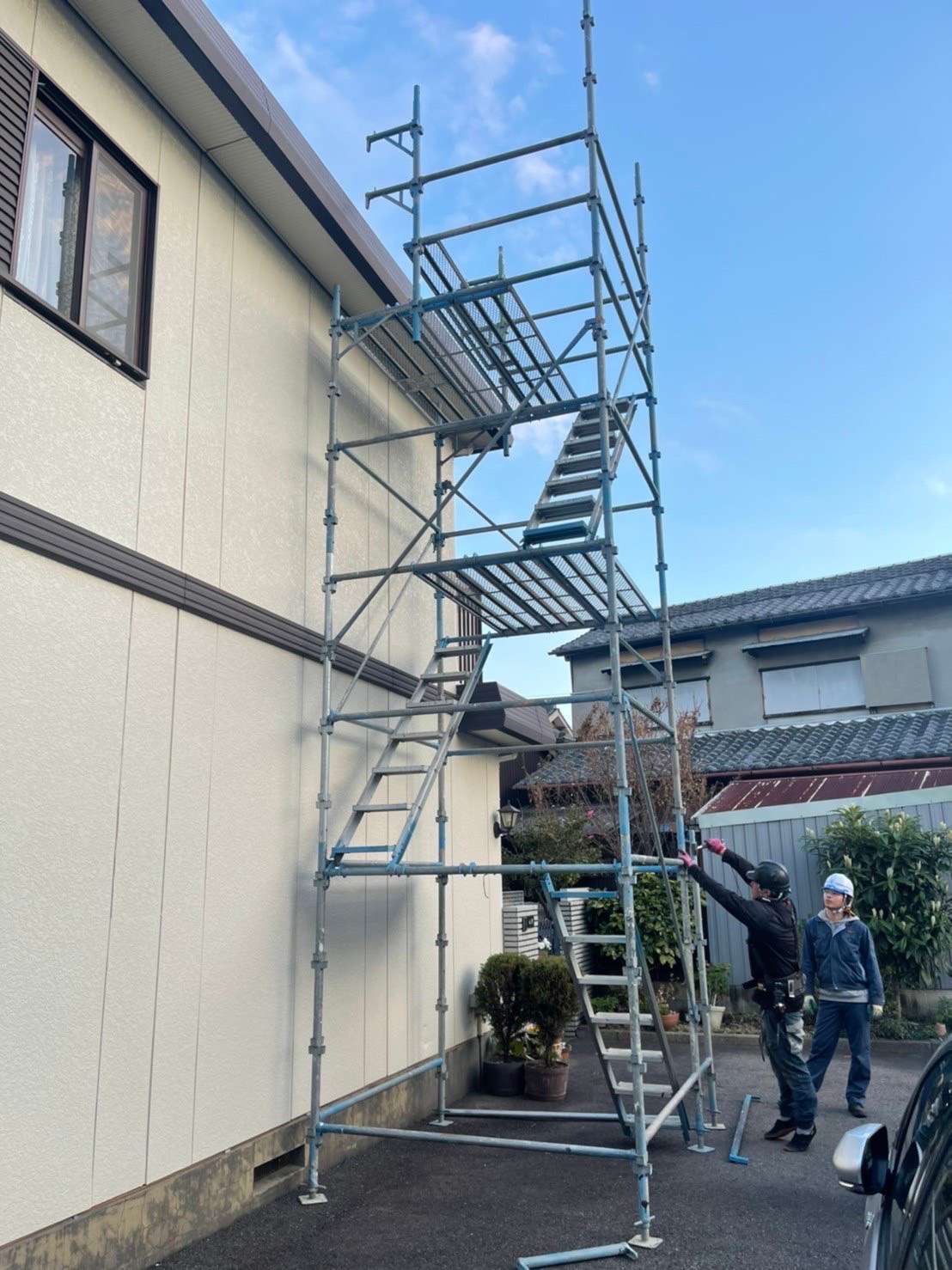 名古屋市千種区M様邸 屋根断熱塗装工事が始まりました🏡暖かくなり塗装にピッタリの時期になってきました✨